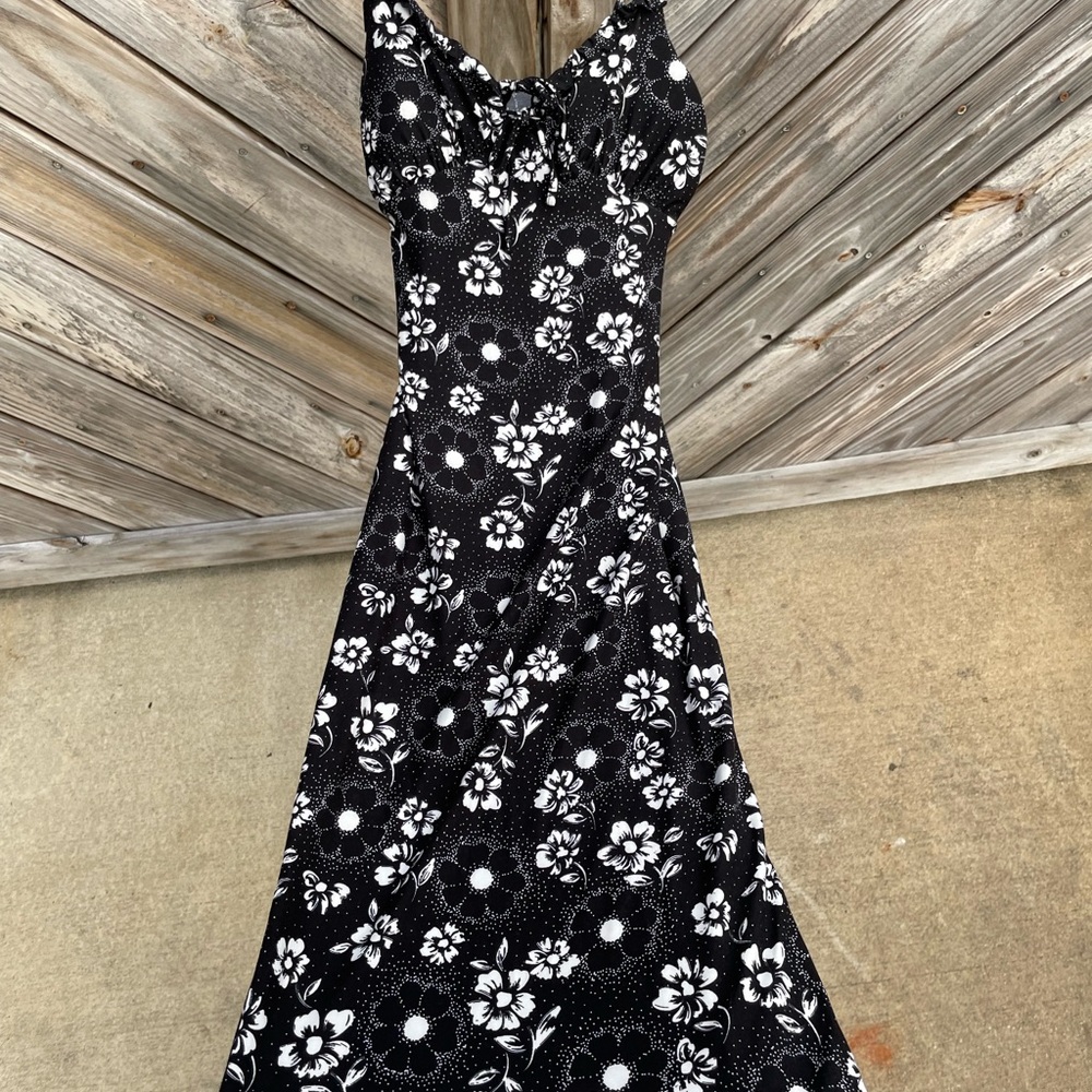 Cute and classy maxi floral dress